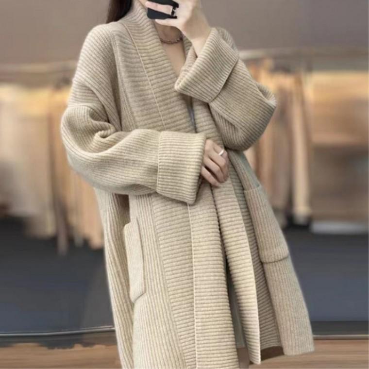 데이트룩 여성가디건 캐주얼코디 캐주얼 겨울가디건 간절기룩 데일리룩 캐주얼룩 베이직룩 데일리코디