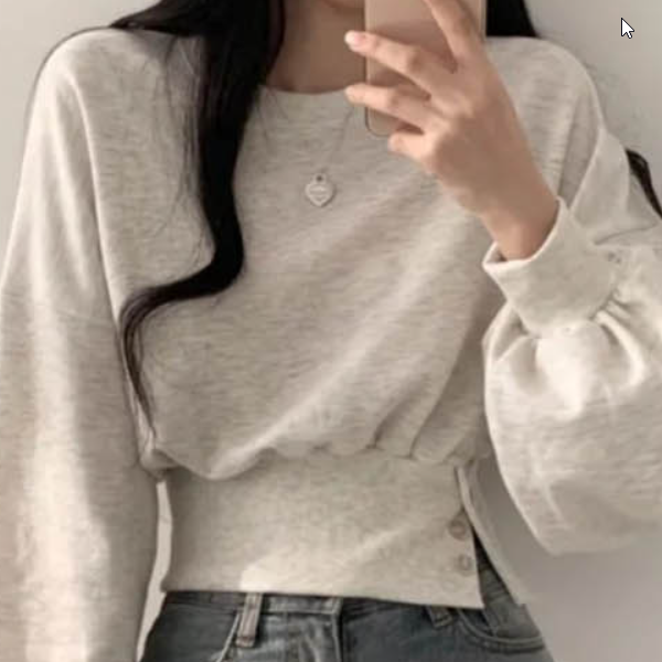 크롭 기장 밴딩 포인트 티셔츠 캐주얼하면서도 트렌디한 무드를 살려주는 버튼 장식 맨투맨