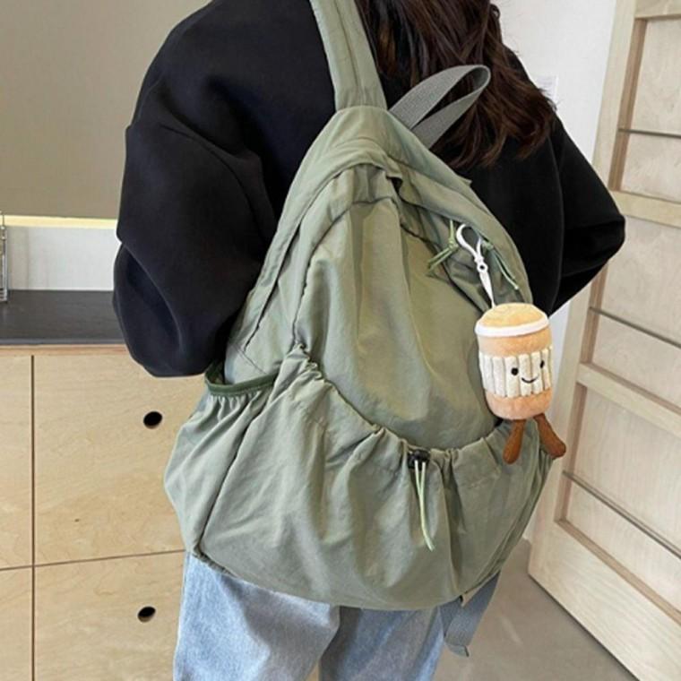 가벼운 소재의 데일리 출근용 학생용 캐주얼 백팩