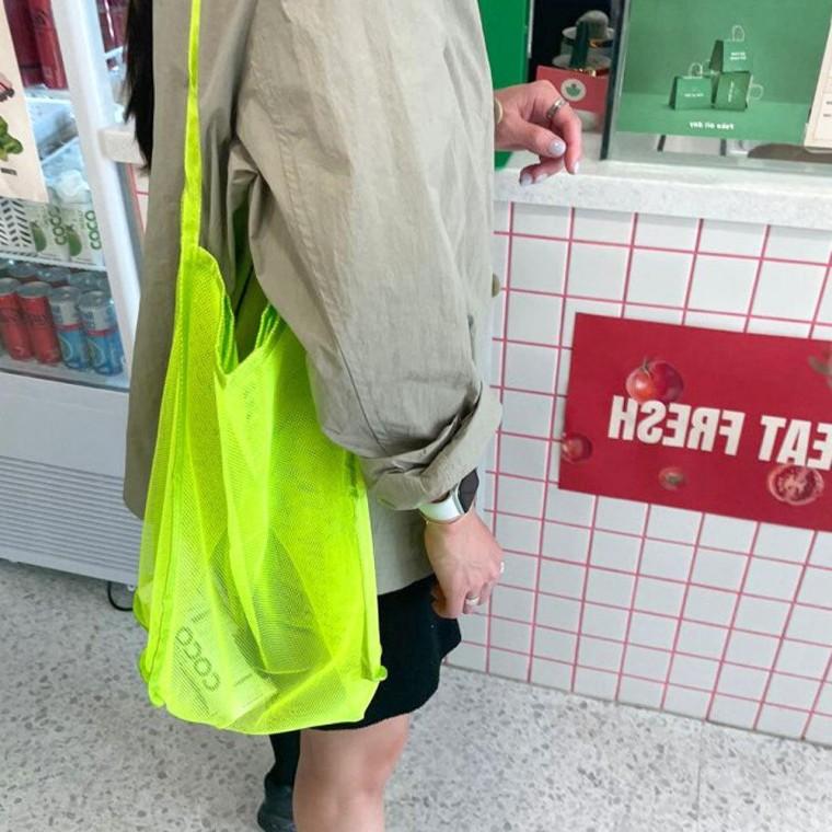 숄더백 형광그린 메쉬 여름가방 물놀이가방 망사