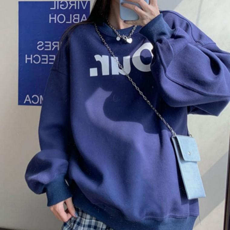 여성 데일리 오버핏 스타일 맨투맨 기모 긴팔 티셔츠