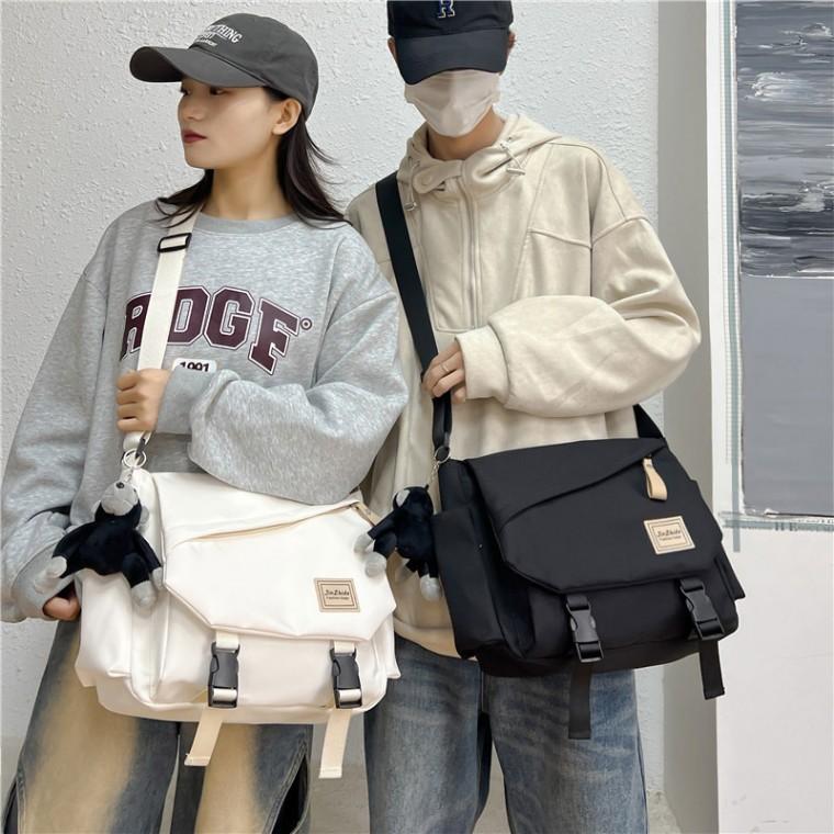 고릴라키링 포함 심플 실용성 좋은 메신저백 크로스백
