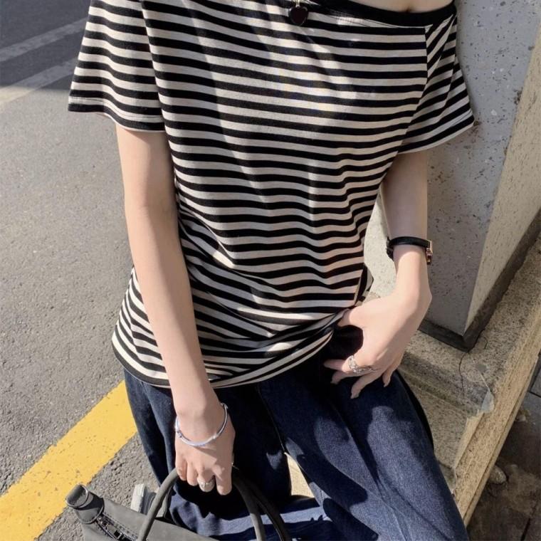 페미닌룩 보더 오프숄더 데일리룩 티셔츠