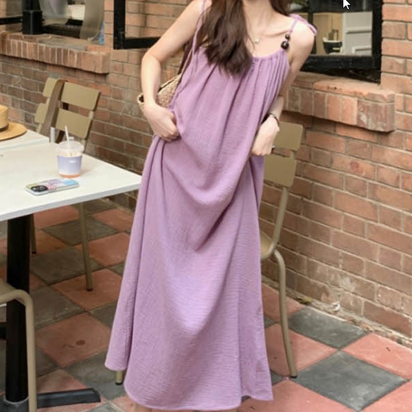 링클프리 원피스 가볍고 시원한 착용감으로 여름철 데일리룩부터 휴양지룩까지 폭넓게 활용 가능한 드레스