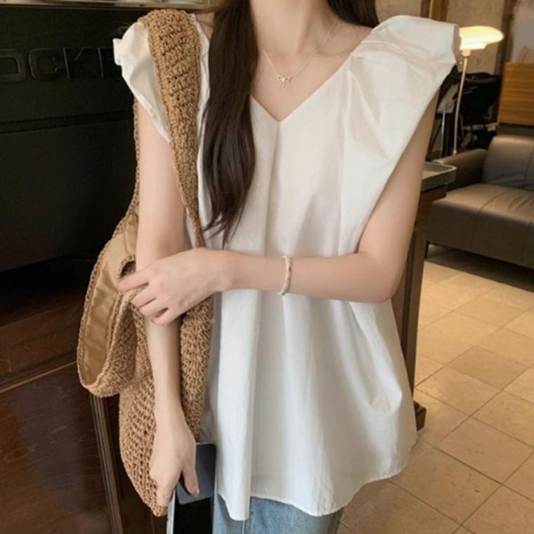 나시셔츠 스러운 V넥 슬림 여성 나시 민소매 블라우스 나시블라우스 여름 시원한소재 실루엣