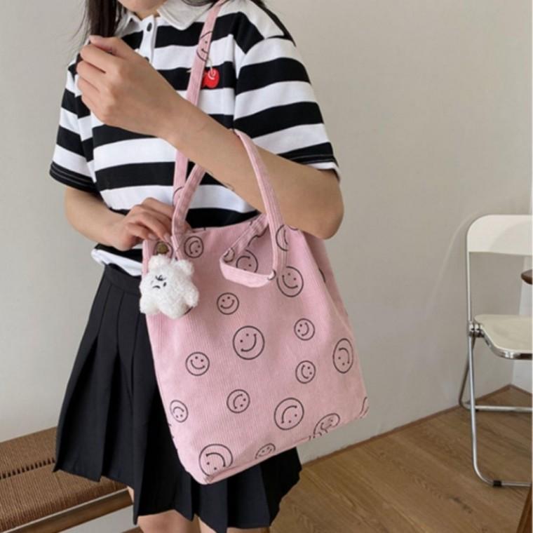 스마일 코듀로이 숄더백 페미닌룩 데일리룩 데이트룩 캐주얼룩 여성의류