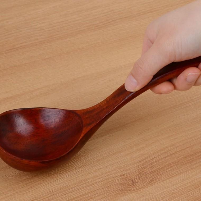 옻칠 나무 국자 전통 주방 도구 국물 뜨기 천연 소재 조리 기구