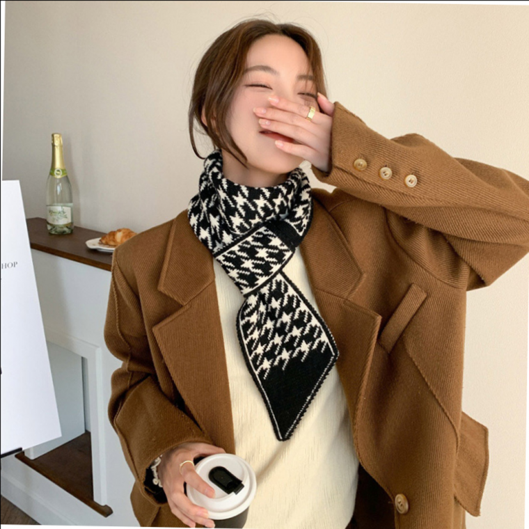 니트 체크 클래식 크로스 머플러 겨울코디