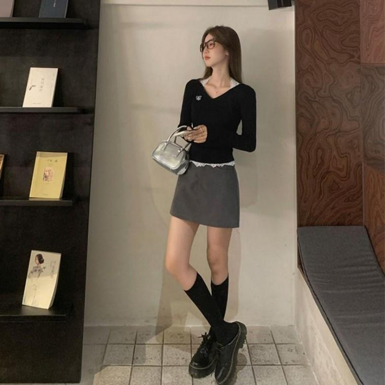 여성 페미닌무드 레이스 와이드 브이넥 긴팔티셔츠