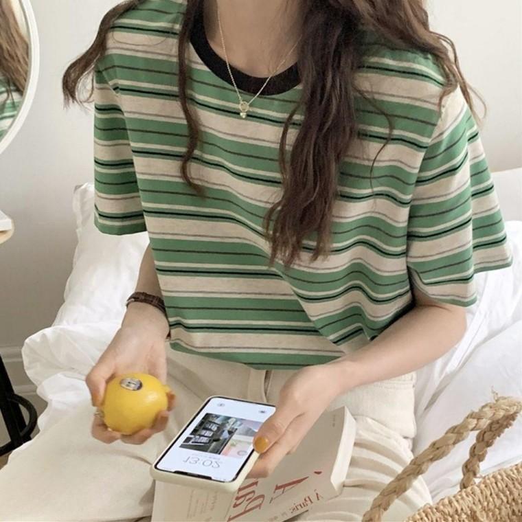 여성 데일리룩 편안한 루즈핏 단가라 라운드 티셔츠