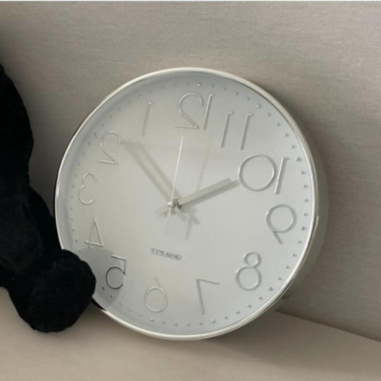 원형 화이트 실버 벽시계 29.5cm 무소음 아날로그시계 개업선물