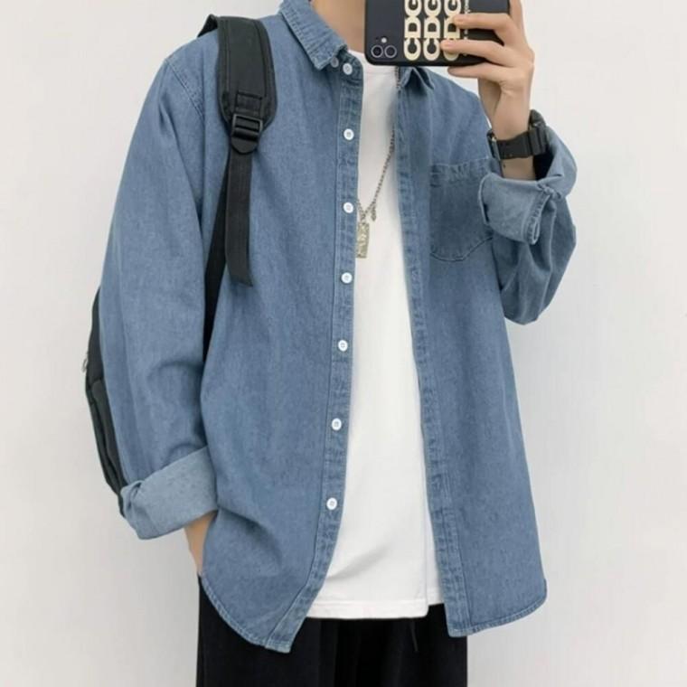 다양한 스타일링이 가능한 캐주얼 레이어드 데님 셔츠