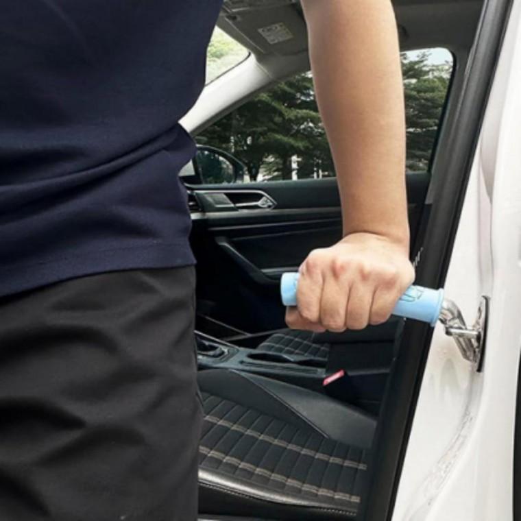 노인 핸들 차량 탑승 보조 손잡이 비상 탈출 망치
