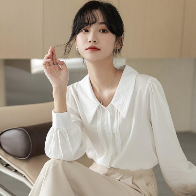 어깨셔링 여성스런 출근룩 빅카라 여리여리 블라우스