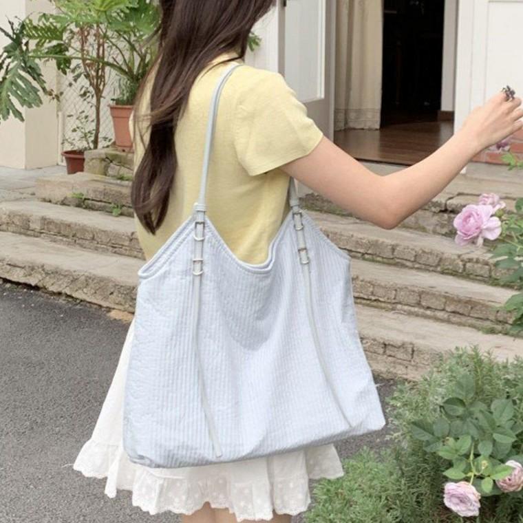 직장인 대학생 여성 숄더 보부상 쇼퍼 백 연블루 가방 쇼퍼백 휘뚜루마뚜루 숄더백 데일리
