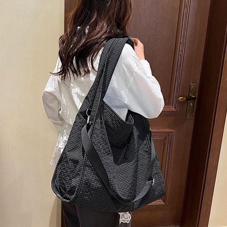 빅 숄더 크로스 백 보부상 대학생 데일리 가방 블랙 빅숄더백 휘뚜루마뚜루 여성 데일리백