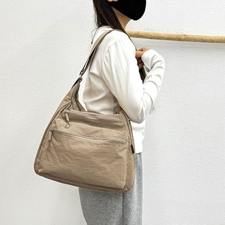 데일리 백 나일론 숄더 백팩 직장인 출근 가방 베이지 여자 데일리백 휘뚜루마뚜루 숄더백