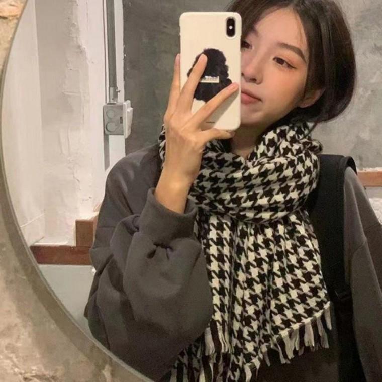20대 30 학생 여자 깔끔 하운드 패턴 머플러 목도리 겨울 용품 모자 귀마개 방한넥