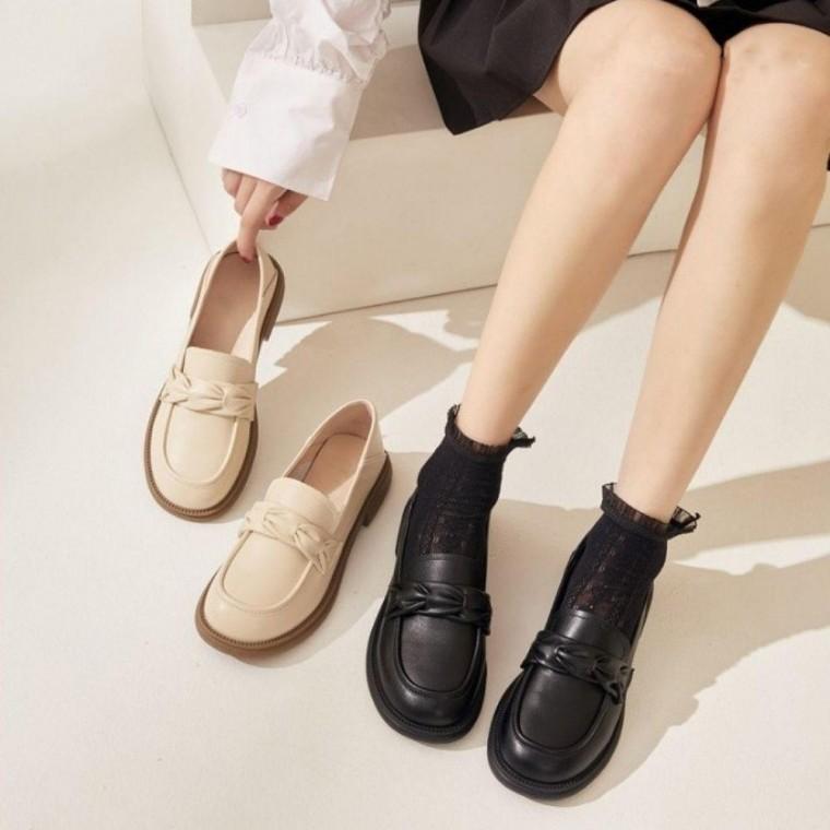 여성블로퍼 클래식 여자 데이트룩 로퍼 데일리룩 2컬러 블로퍼 로퍼 슬립온