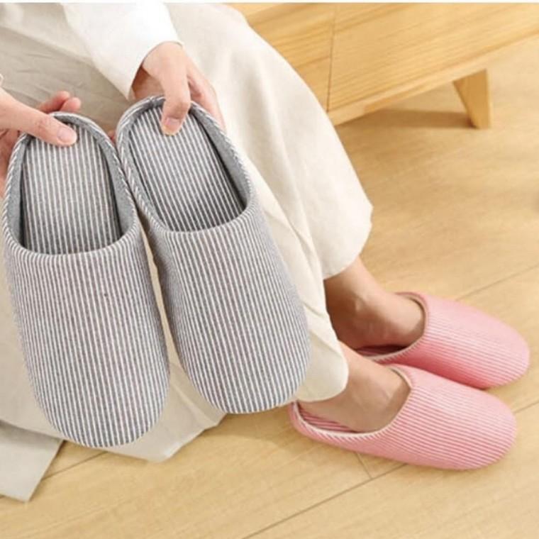 줄무늬 여성 슬리퍼 방한 쿠션 실내화 커플 발편한 포근한 거실화 푹신한 실내용 겨울 슬리퍼 실내 털 남성