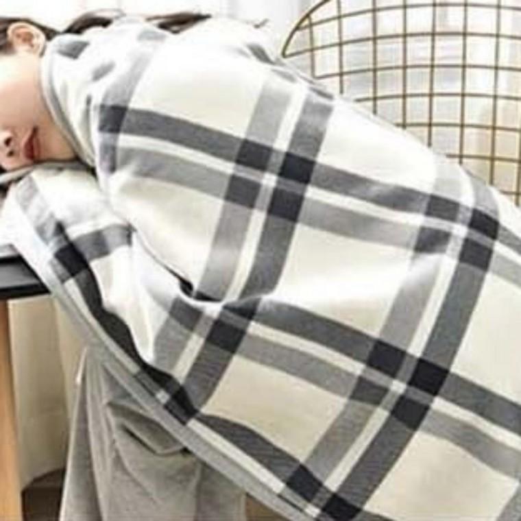무릎담요 포근한 겨울용 수면 극세사 블랭킷 캠핑 학생 사무실 망토 체크담요 방한
