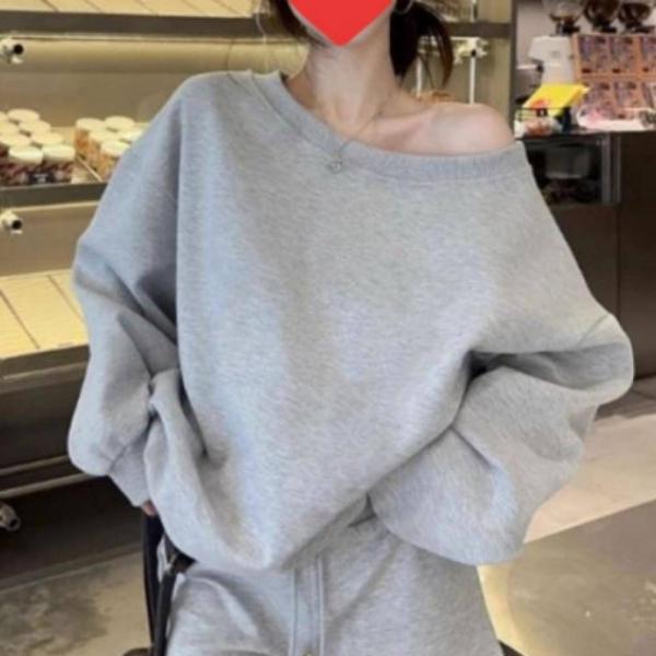 여성 오프숄더 맨투맨 티셔츠 루즈핏 데일리 간절기 상의