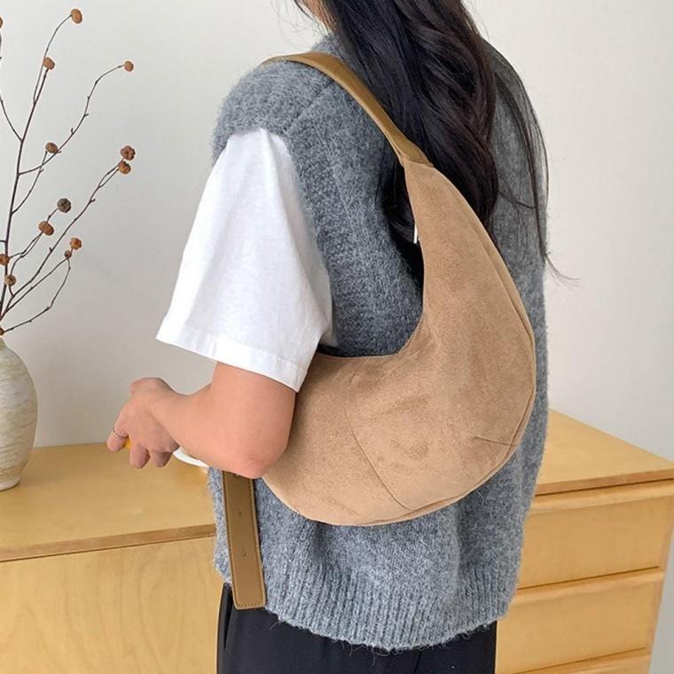 여성 스웨이드 호보 숄더 백 데일리 출근 가방 베이지 여자 숄더백 겨울 데일리백 가을