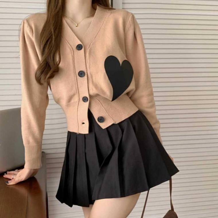 10대 20대 봄가을 데일리룩 귀여운 하트 가디건 상의