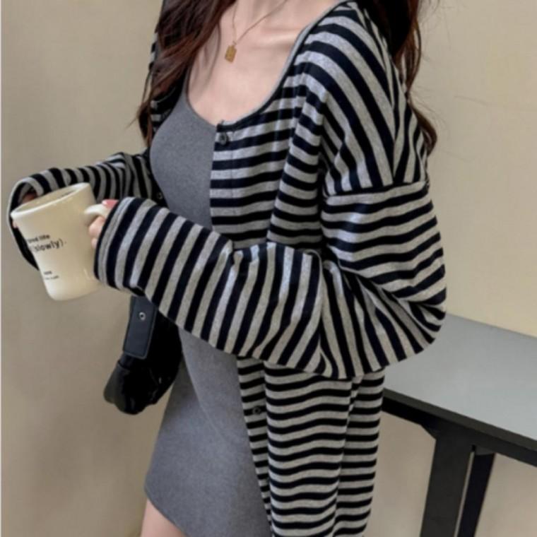스트라이프 패턴 루즈핏 라운드넥 가디건 버튼 여성용 세련된 상의 포인트 가을 아우터