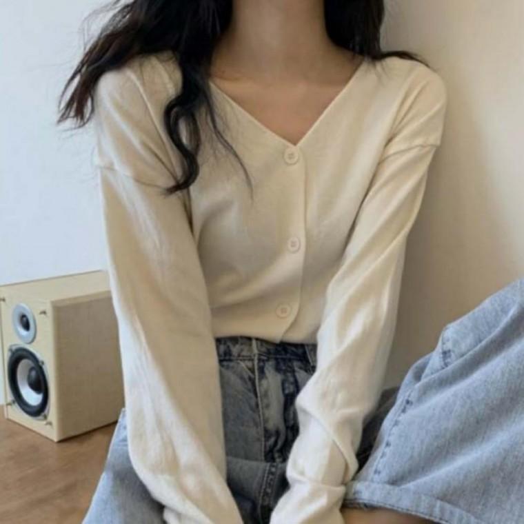 여성 니트 가디건 봄가을 깔끔한 브이넥 긴팔 간절기 기본핏 데일리룩 추천