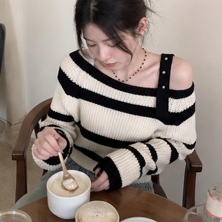 여성 오프숄더 단가라 스트라이프 루즈핏 롱슬리브 봄가을 데일리 니트