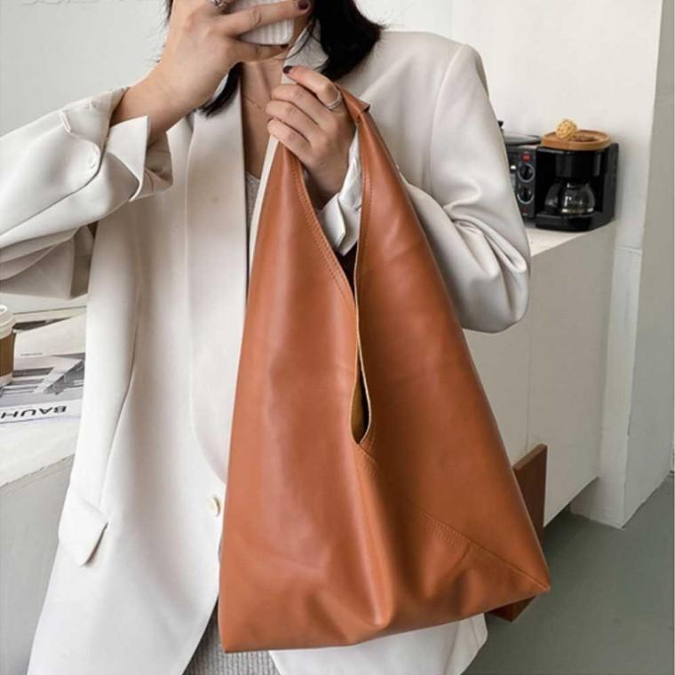 여자 가을 데이트 룩 가방 심플 무지 숄더 백 코디