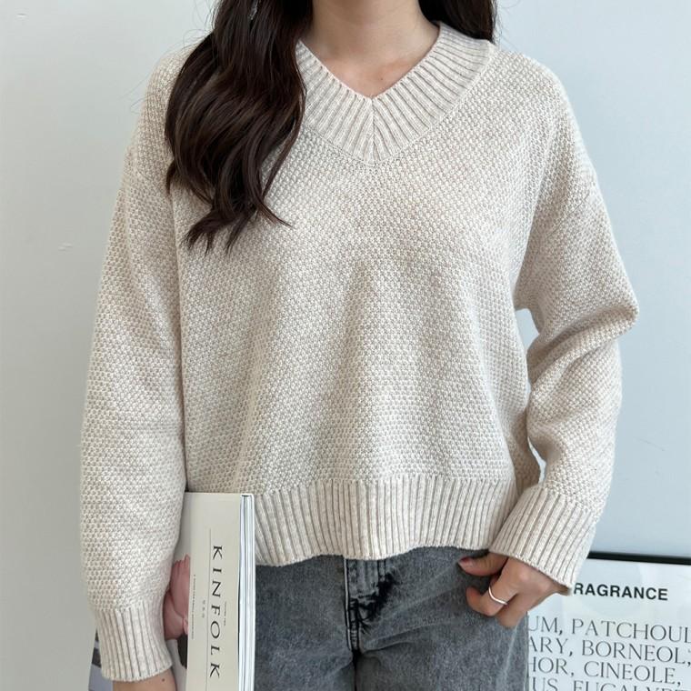 브이넥 예쁜 짜임 단정한 세미 크롭 니트티 가을 겨울
