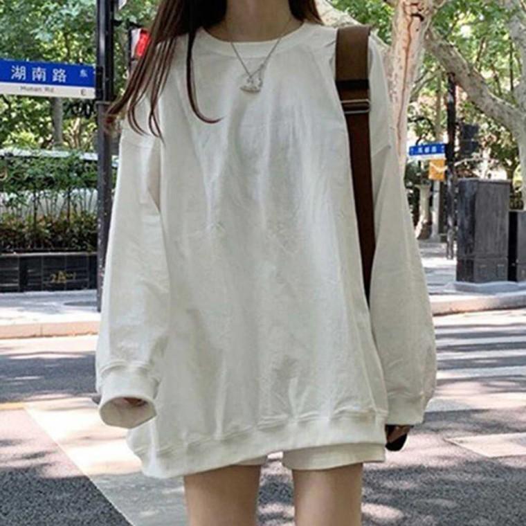크롭티셔츠 루즈핏티셔츠 봄가을 시스루티셔츠 심플 여성롱티셔츠 여성면티