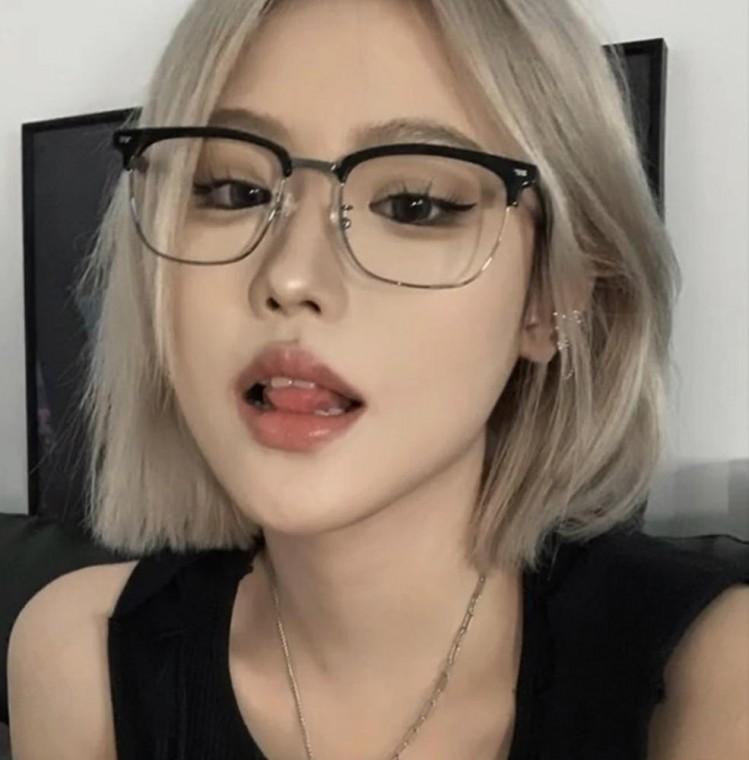 반뿔테 금테 블루라이트 차단안경 여성 뿔테 자외선 반 여자 태