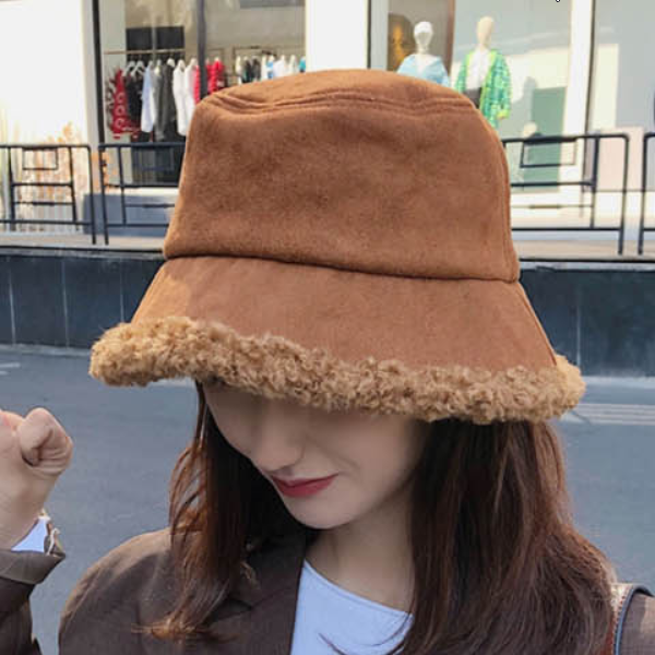 안감 퍼 모자 포근한 을 더해주는 모자 겨울 데일리룩에 잘 어울리는 여성 퍼 벙거지