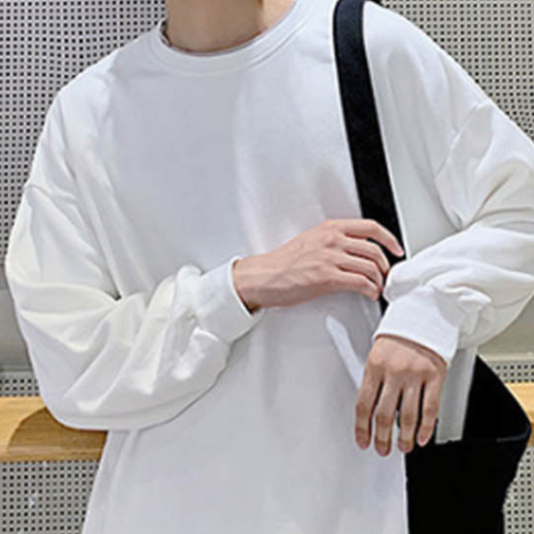베이직 긴팔티 사계절 내내 활용 가능한 베이직 아이템으로 손이 자주 가는 무지 라운드넥 긴팔 티셔츠
