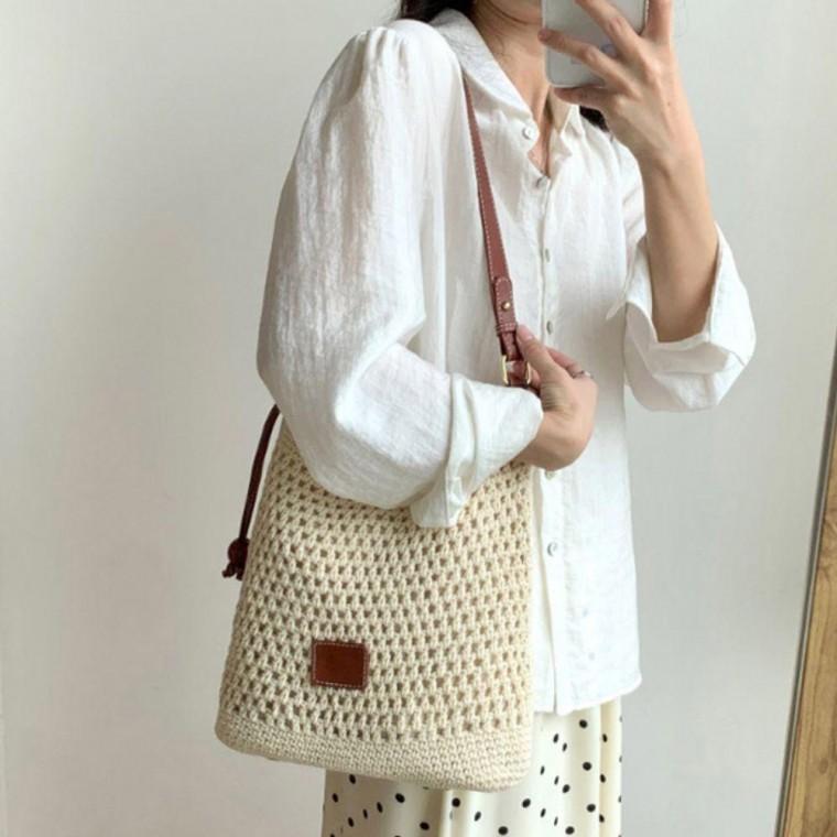 뜨개 여자 펀칭 숄더백 1P 그물백 비치 휴양지 가방