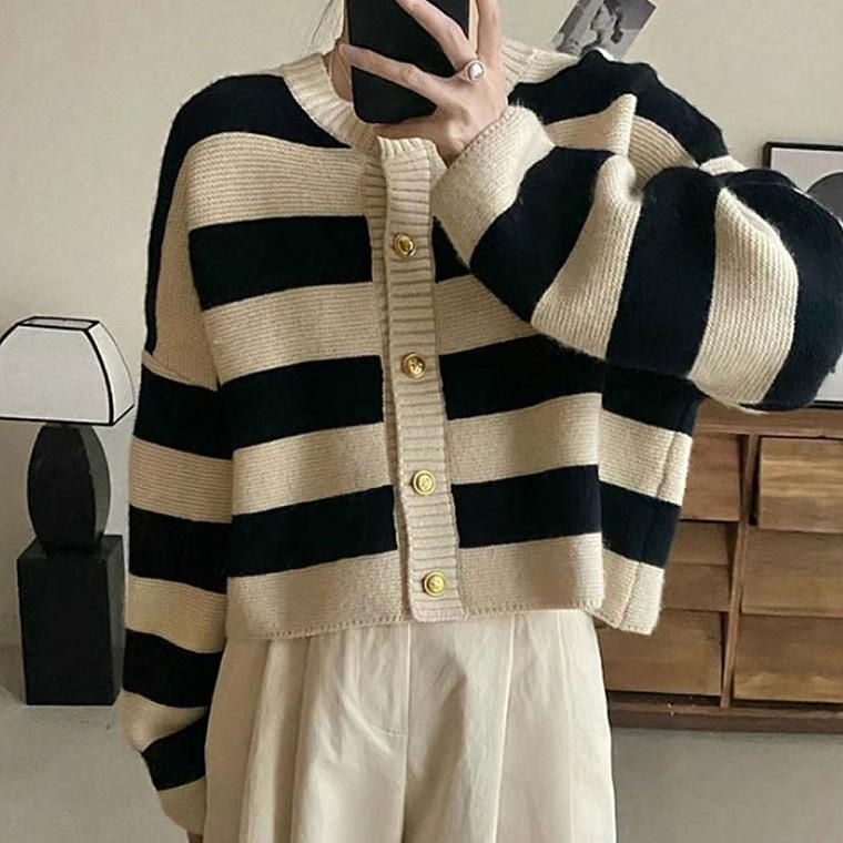 여성 데일리 스트라이프 니트 가디건 간절기 겉옷