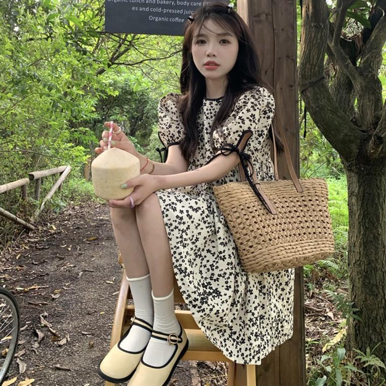 귀여움 가득 예쁜 플라워 패턴 여자 미니 원피스