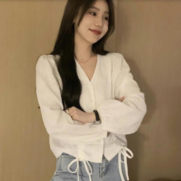 끈조절가능 프런트 셔링 청순한 무드 브이넥 블라우스