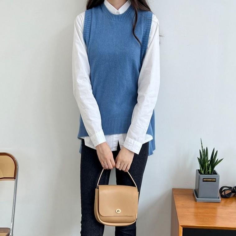단정해보이는 베스트 조끼 라운드넥 옆트임 여자