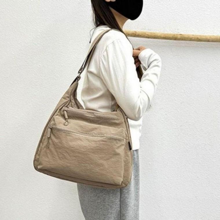 가방 데일리 출근 나일론 베이지 휘뚜루마뚜루 여자 숄더백팩 백 직장인