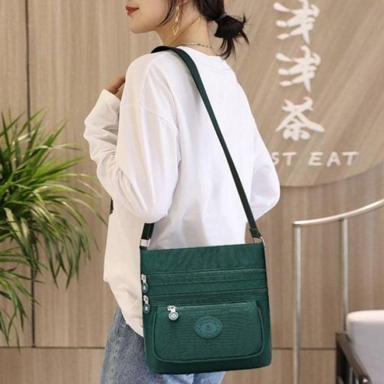 크로스백 좋은 여성가방 수납 데일리 쓰리포켓