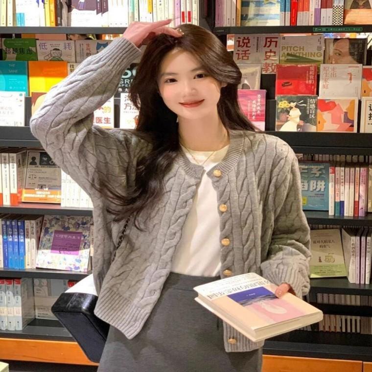 여성 가을 겨울 포근 러블리무드 꽈배기 니트가디건