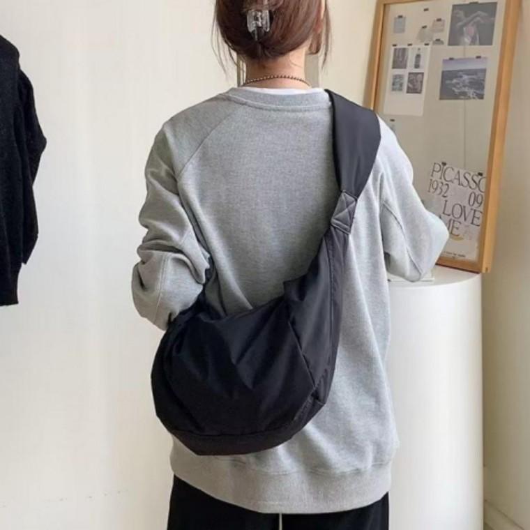 가벼운크로스백 가벼운 메신저백 크로와상백 남녀공용 패션 반달백 슬링백 가방 반달 크로스백