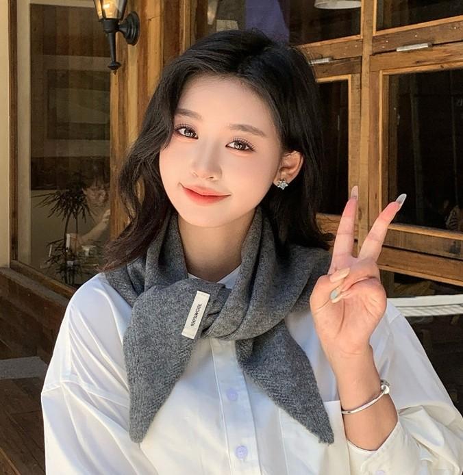 울 베이직 시그니처 라이트 클래식 쁘띠 삼각 스카프 머플러