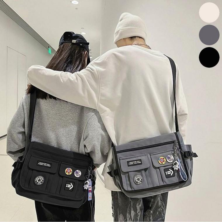수납력 짱 크로스백 학생 뱃지 가방 키링 메신저백