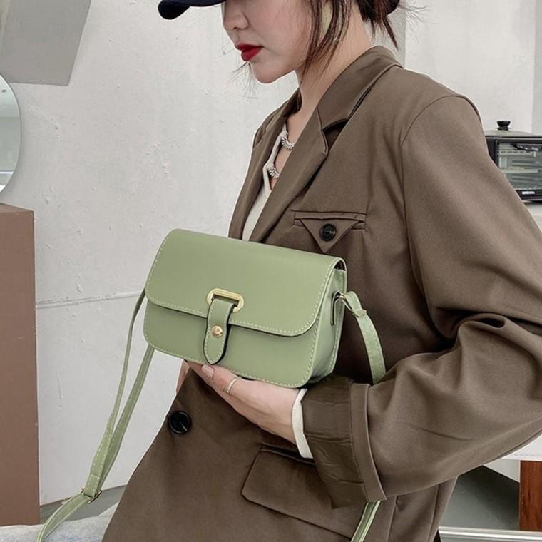 여자 빈티지 디자인 버클 버튼 데일리 크로스백