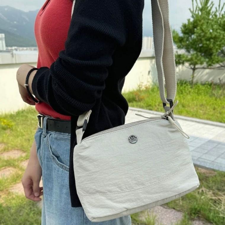 가방 크로스백 가벼운 소재 여자 숄더 나일론